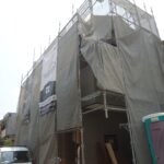 京都市西京区M様邸新築工事！土台敷き、棟上げ、上棟がはじまりました！