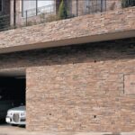 LIXILが開発した非焼成軽量セラミックス素材の外装壁タイル『ラグナロック』！！住宅外観デザインに、ダイナミックな自然石の表情を表現してくれます。